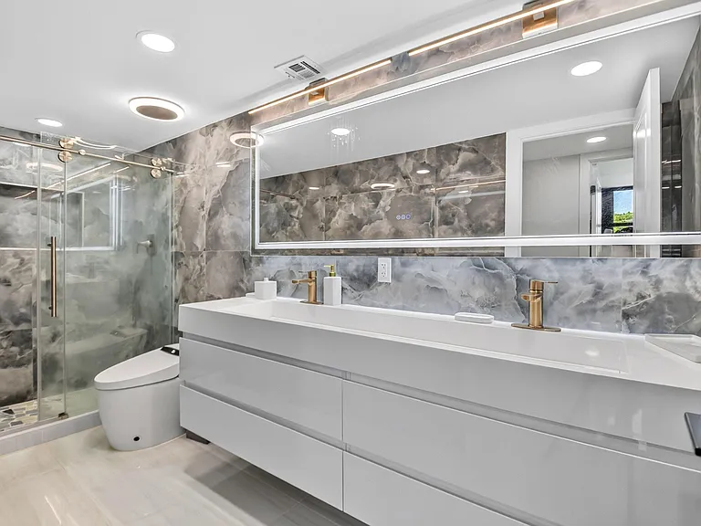 5600 N Flagler Dr #207 — Photo 18