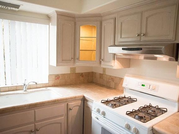 2nd image of 1243 Virginia Ave APT 6
