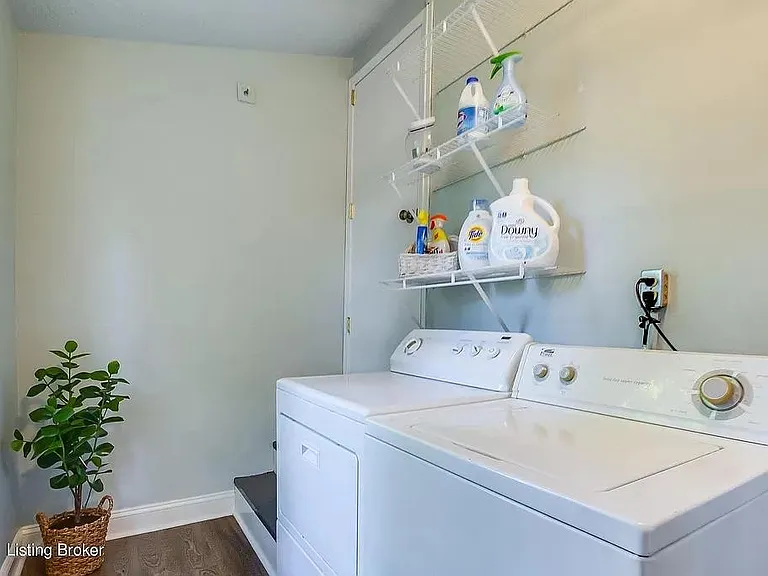 409 E Brandeis Ave — Photo 16