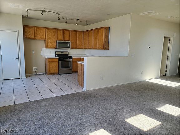5th image of 7102 Shimmering Ave