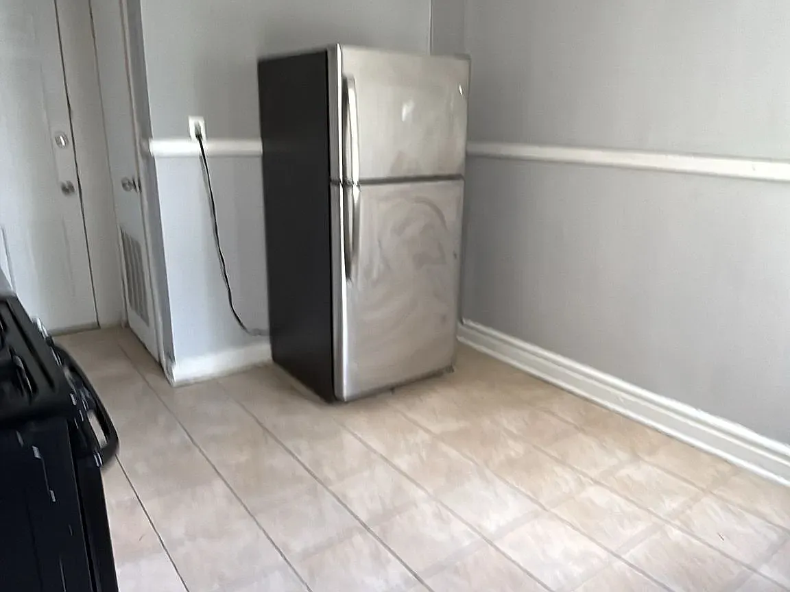 57 Fabyan Pl #1R — photo 2 of 6