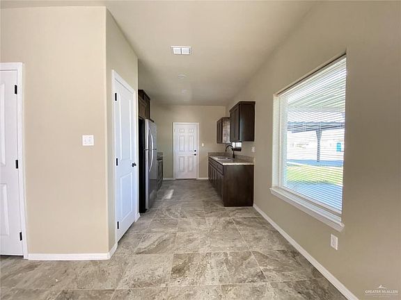 3rd image of 5904 Nightingale Ave #2