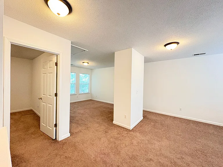 390 Gardners Cir — Photo 17