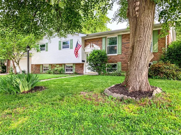 613 Julia Dr, O Fallon, IL 62269