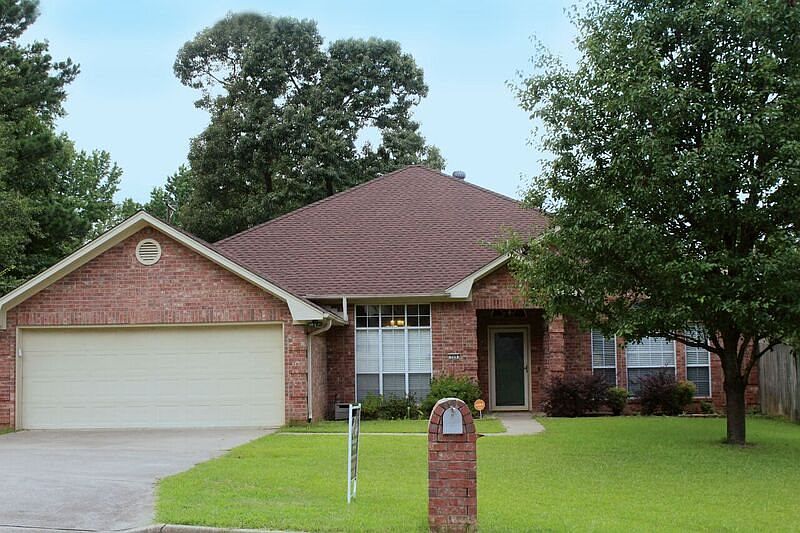 1st image of 709 Brookhollow Dr