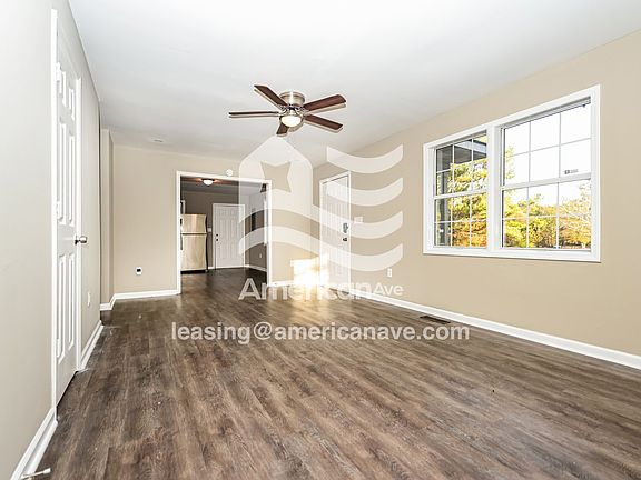 1873287_003_wm_-_living_room_13435276.jpg
