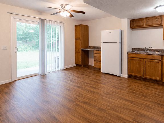3rd image of 420 Arbor Pointe Dr #252