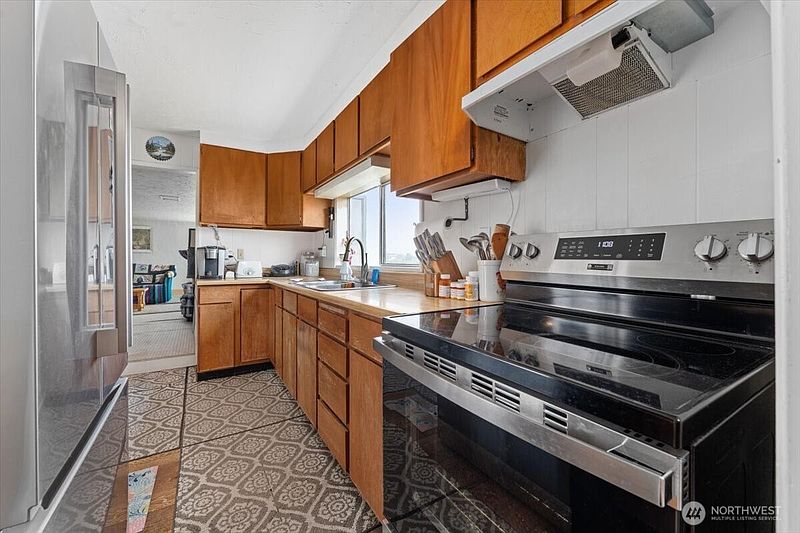 5th image of 1638 Green Avenue