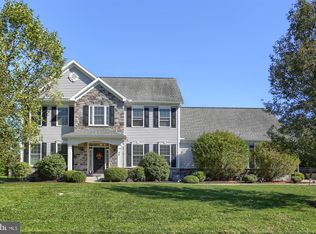 26 Balfour Dr, Mechanicsburg, PA 17050