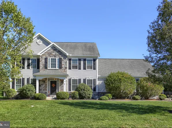 26 Balfour Dr, Mechanicsburg, PA 17050