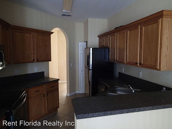 2nd image of 832 Pipers Cay Dr