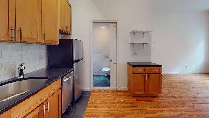 Rented by Bond New York | media 6