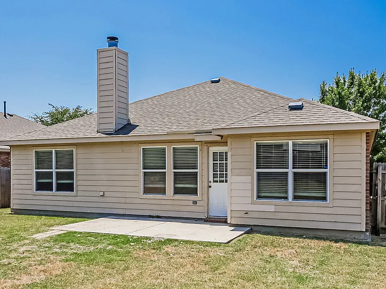 1813 Sparrow Ln — Photo 16
