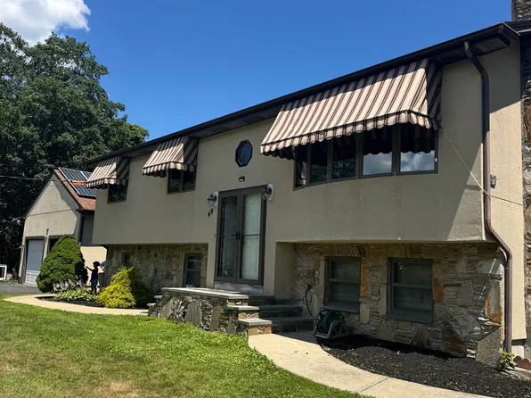 49 Bakerville Rd, Dartmouth, MA 02748