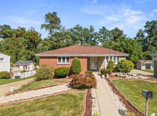 74 Eichelberger Dr, Coraopolis, PA 15108