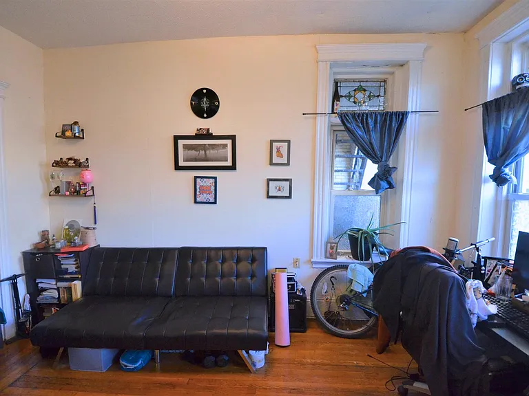 24 Peterborough St #2 — Photo 6