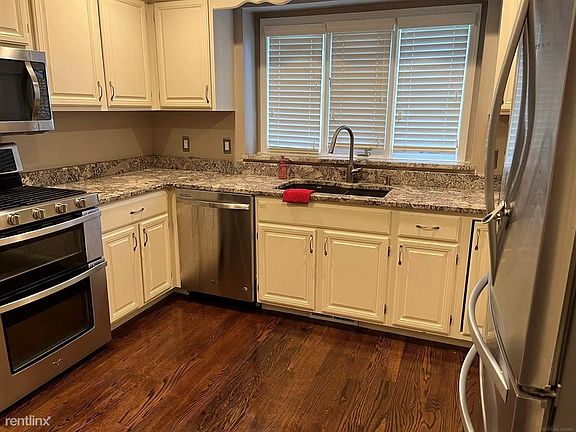 2nd image of 52651 Bordeaux Way