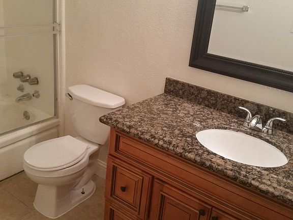 5th image of 2382 Boxwood St APT 8