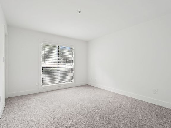5th image of 3250 Sweetwater Rd #502