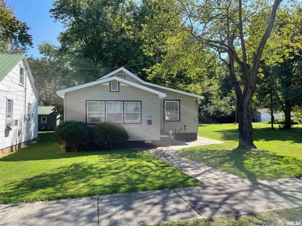 1708 McCrary St, Metropolis, IL 62960