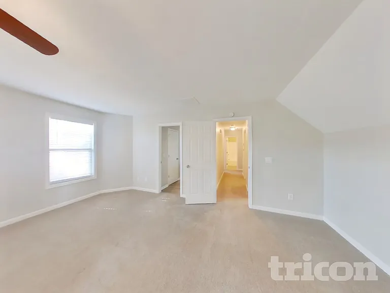 311 Turtle Pointe Dr — Photo 7