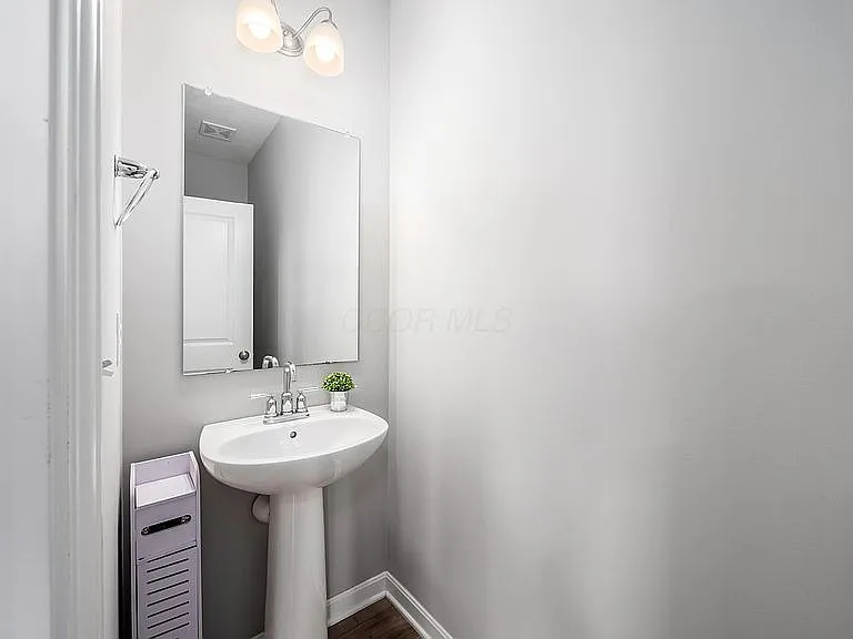 9222 Ash Grove Dr — Photo 16