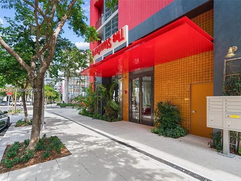 90 NE 32nd St #816 — Photo 11
