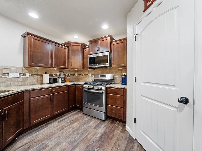 8197 Mockorange Hts — Photo 20