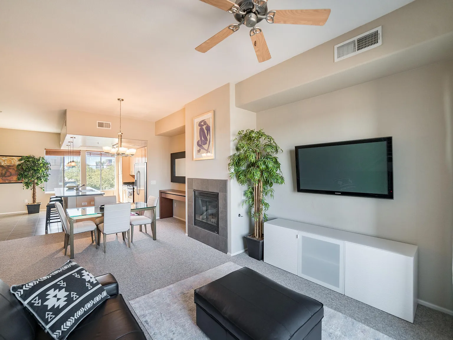 2 bed, 2.5 bath, 1439 sqft, $2,895 — Photo 2