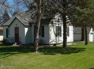 323 W Soo St, Parkers Prairie, MN 56361