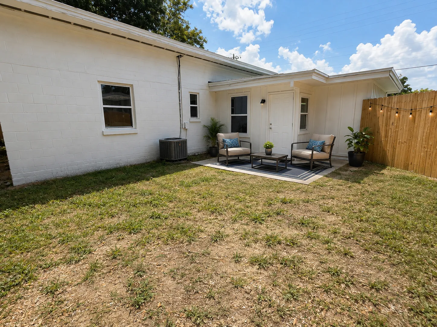 3 bed, 1.5 bath, 1176 sqft, $1,900 — Photo 2