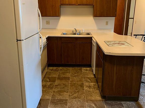 4th image of 703 Vivian St #2