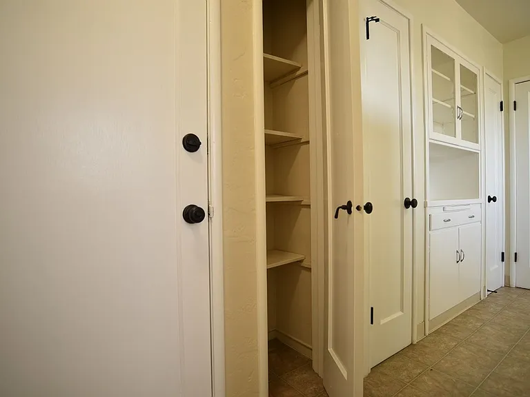 641 Oakland Ave — Photo 8