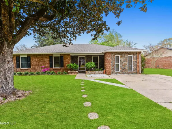 536 N Forest Dr, Gulfport, MS 39507