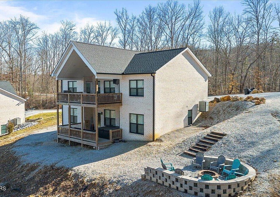 1st image of 113 Pool Dr