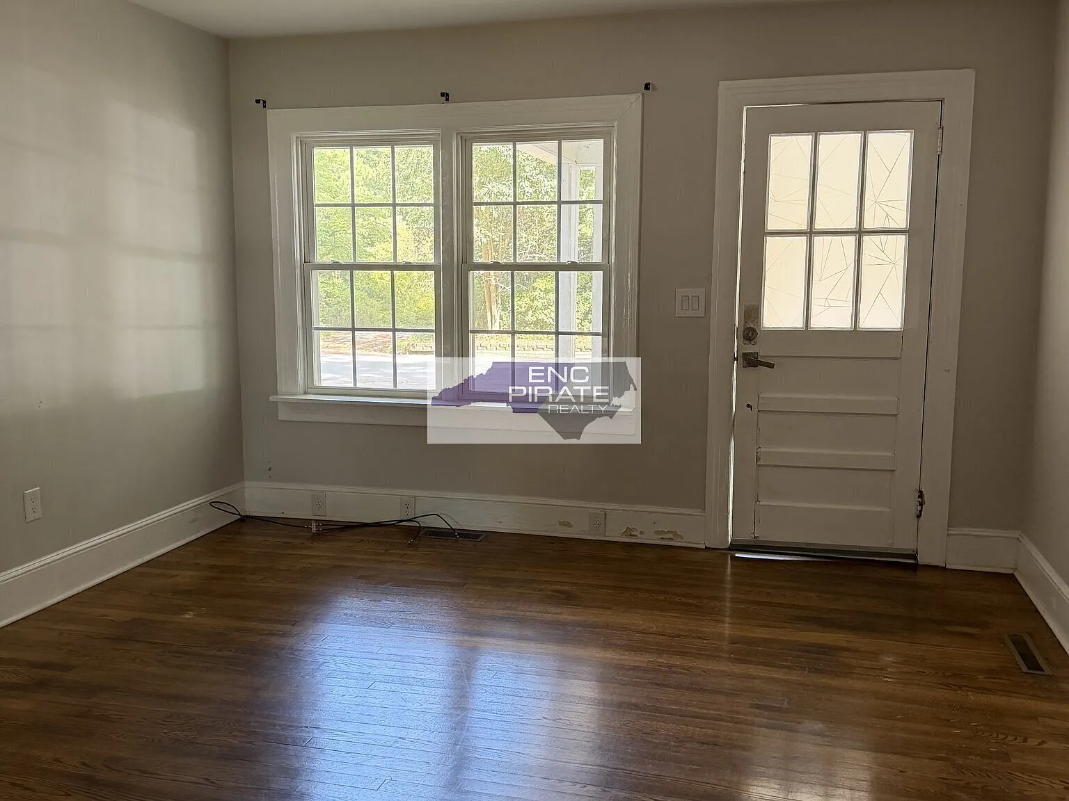 2 bed, $950 — Photo 2