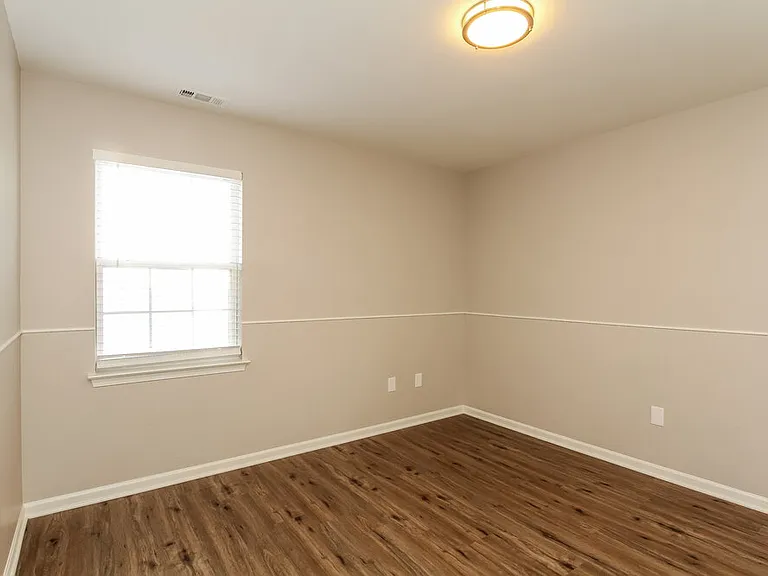 130 Hampshire Dr — Photo 15