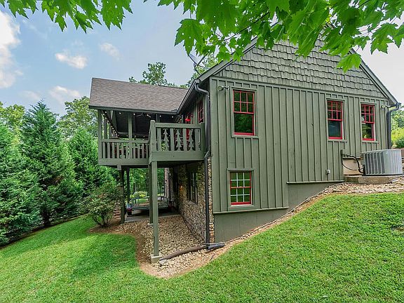 3rd image of 647 Omega Dr