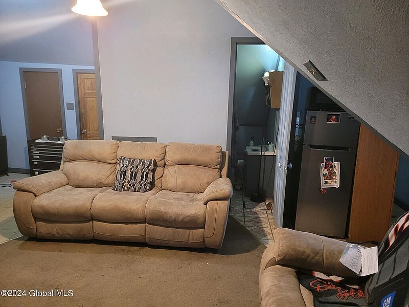 2nd image of 2221 Broadway