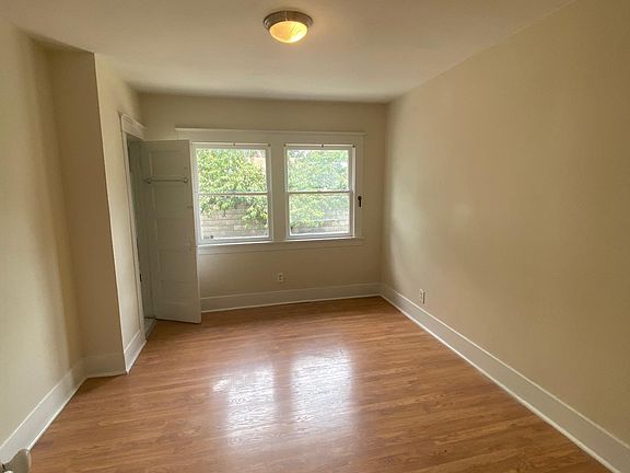 3rd image of 163 E Kingsley Ave #2
