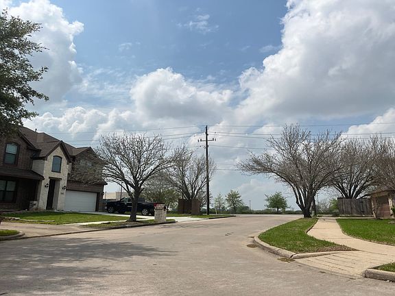 4th image of 3423 Hickory Creek Dr