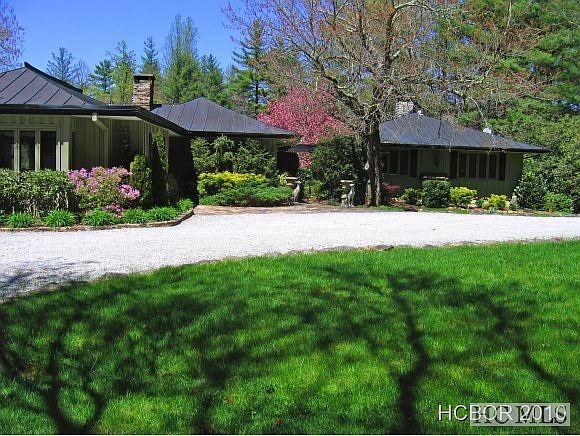 1st image of 89 Carefree Cir