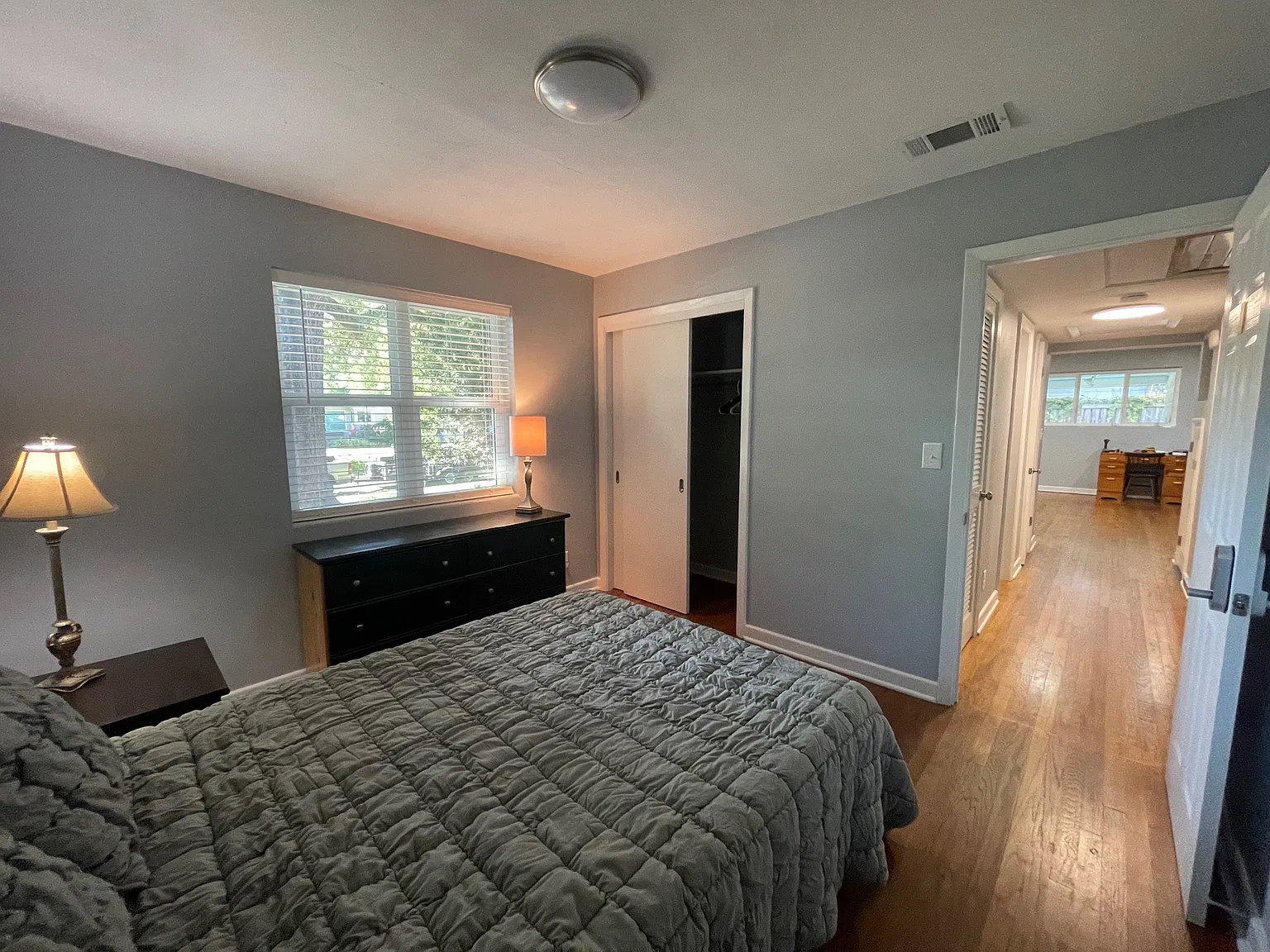 4 bed, 2.5 bath, 1800 sqft, $825 — Photo 2
