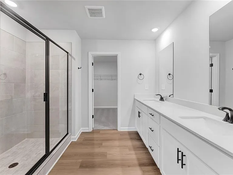 2929 Sweet Red Cir — Photo 44