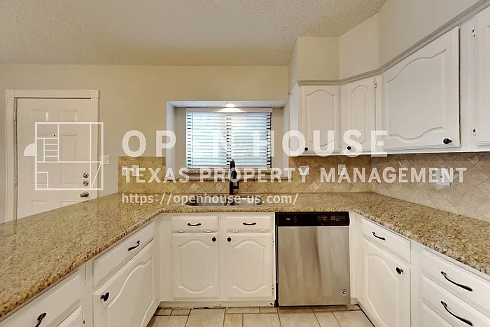 4403 Santa Cruz Ln — Photo 4