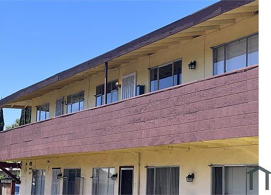 2nd image of 389 Clifton Ave #4