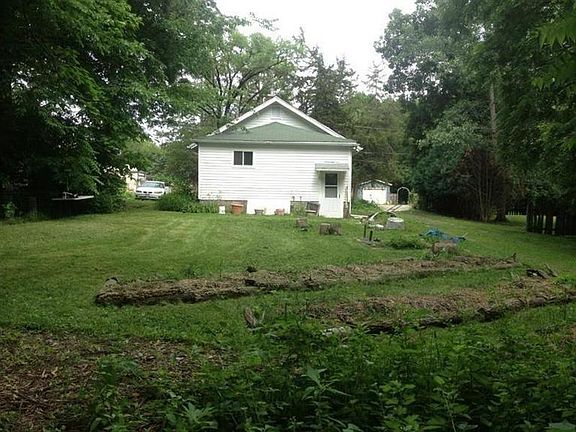 2nd image of 504 N East St