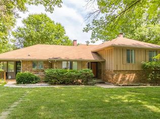 9219 & 9221 Indian Hills Dr, Clive, IA 50325