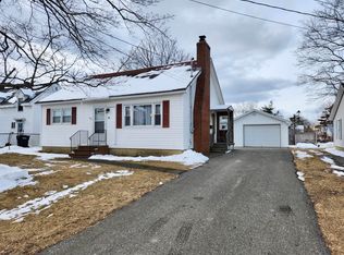 8 Dexter St, Bangor, ME 04401