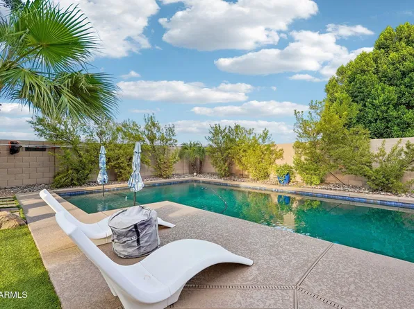 1974 E DUBOIS Avenue, Gilbert, AZ 85298